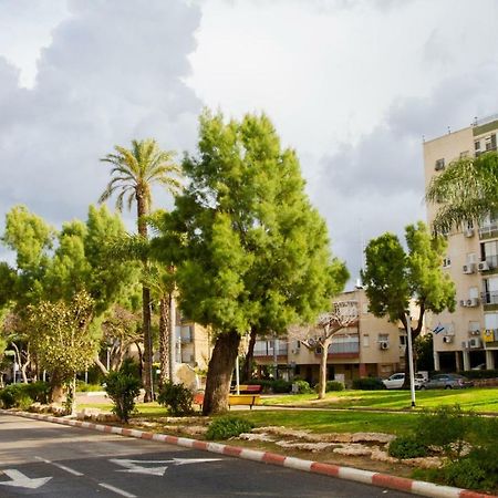 Apartment Serenity Bat Yam Exterior foto